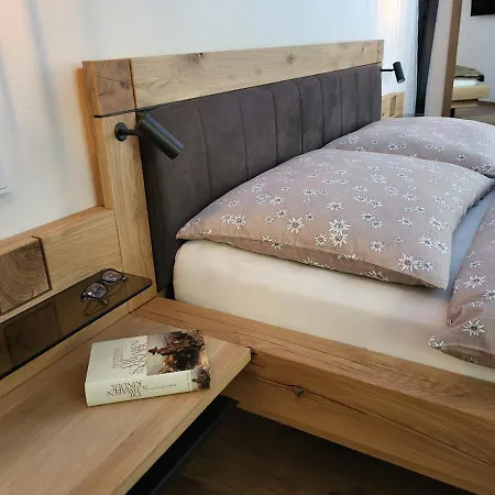 Schatz בית נופש נסלוואנגל